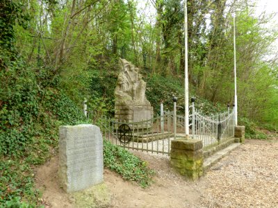 Cadier en Keer-Vlaams + Belgisch monument (1)