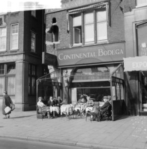 Cafeetje, dat gaat verdwijnen, Bestanddeelnr 912-9692