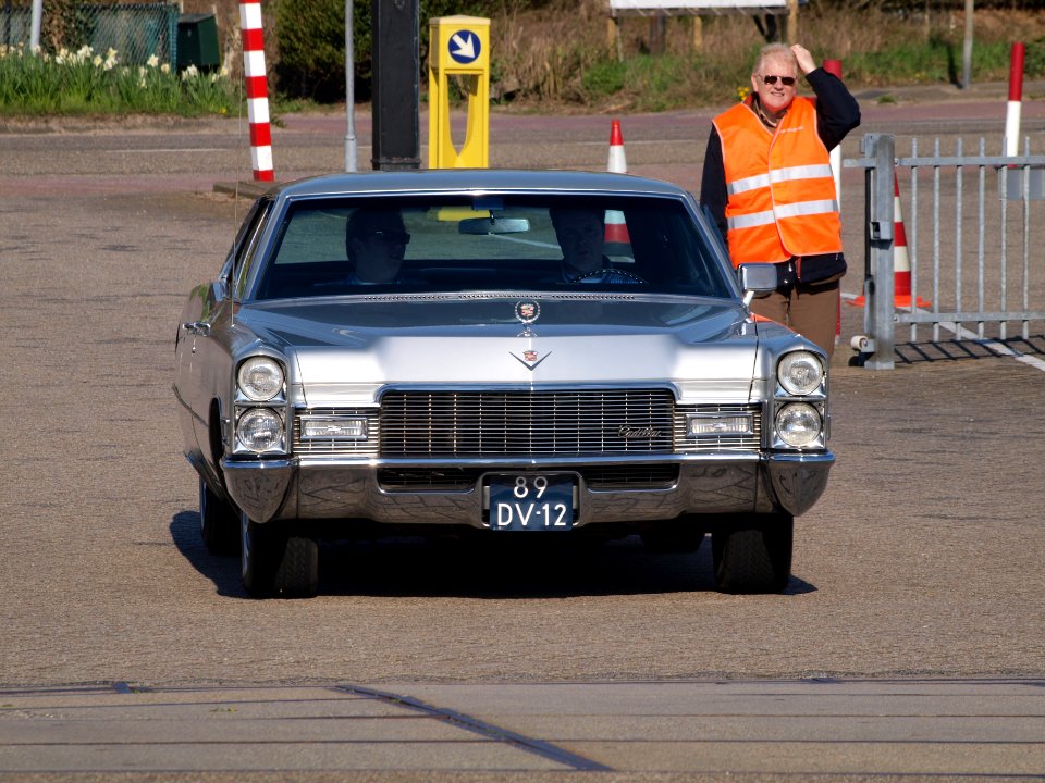 Cadillac Sedan de Ville (1975), Dutch licecence registration 89-DV-12, pic1