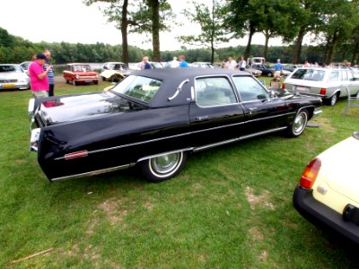 Cadillac Fleetwood, Dutch licence registration 41-76-FH p2