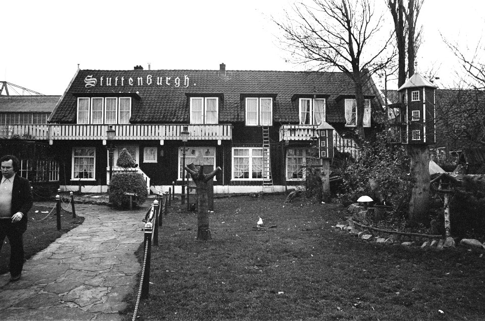 Cafe-restaurant Stuttenburgh in Monnickendam, opdracht Hotelrevue, exterieur, Bestanddeelnr 926-0685