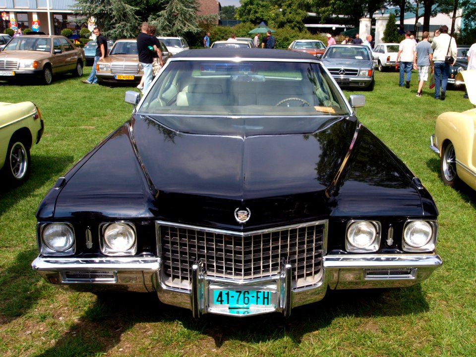 Cadillac Fleetwood, Dutch licence registration 41-76-FH p3