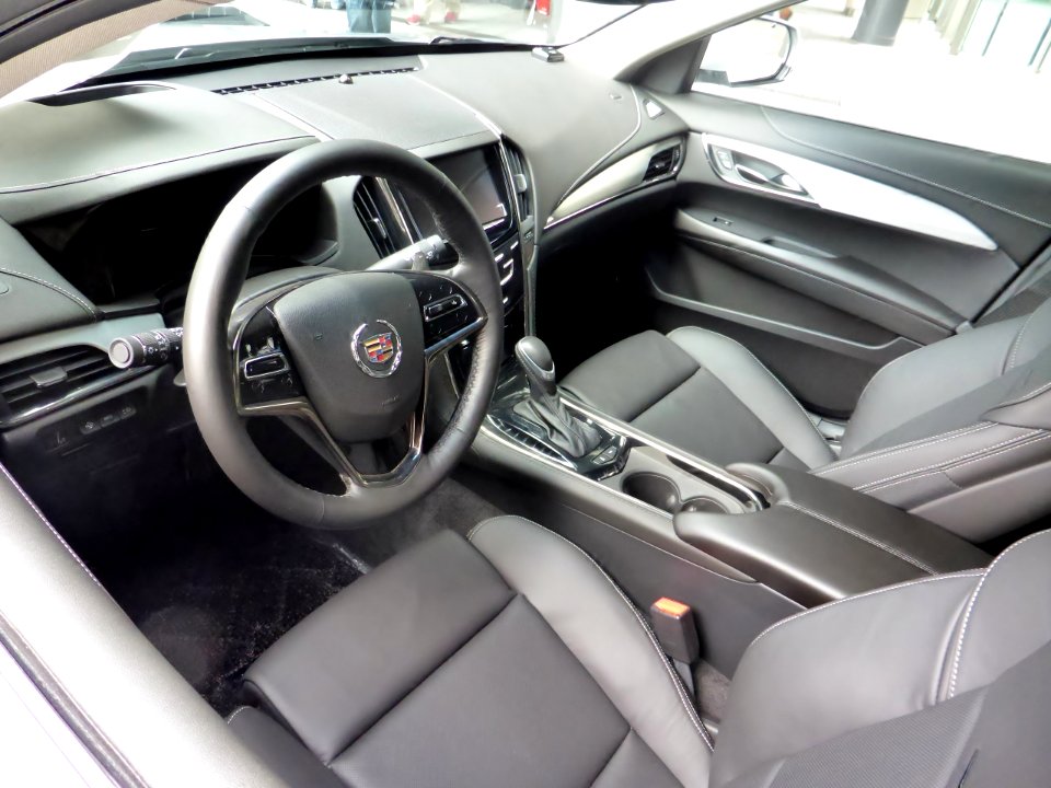 Cadillac ATS Performance (ABA-A1SL) interior