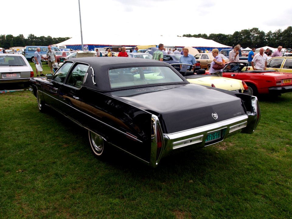 Cadillac Fleetwood, Dutch licence registration 41-76-FH p1