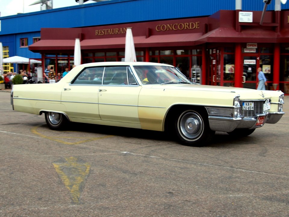 Cadillac Sedan deVille 429 CUI (1964) p5