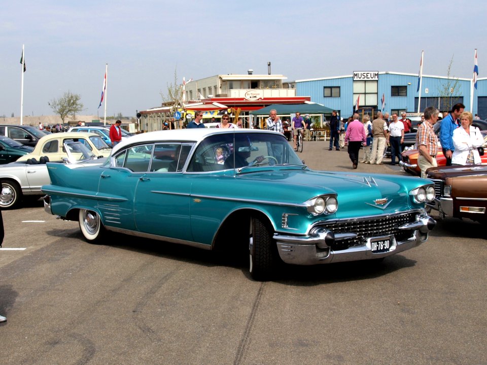 Cadillac Sedan de Ville (1958) , Dutch licence registration DH-76-90 pic05