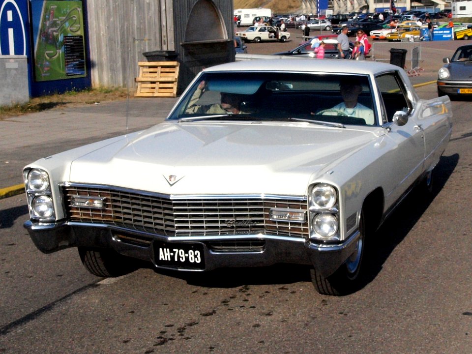 Cadillac Coupe de Ville AH-79-83