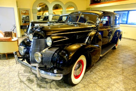 Cadillac V8 - Automobile Driving Museum - El Segundo, CA - DSC02300