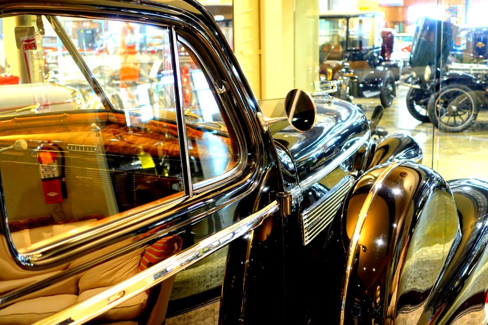 Cadillac V8 - Automobile Driving Museum - El Segundo, CA - DSC02306