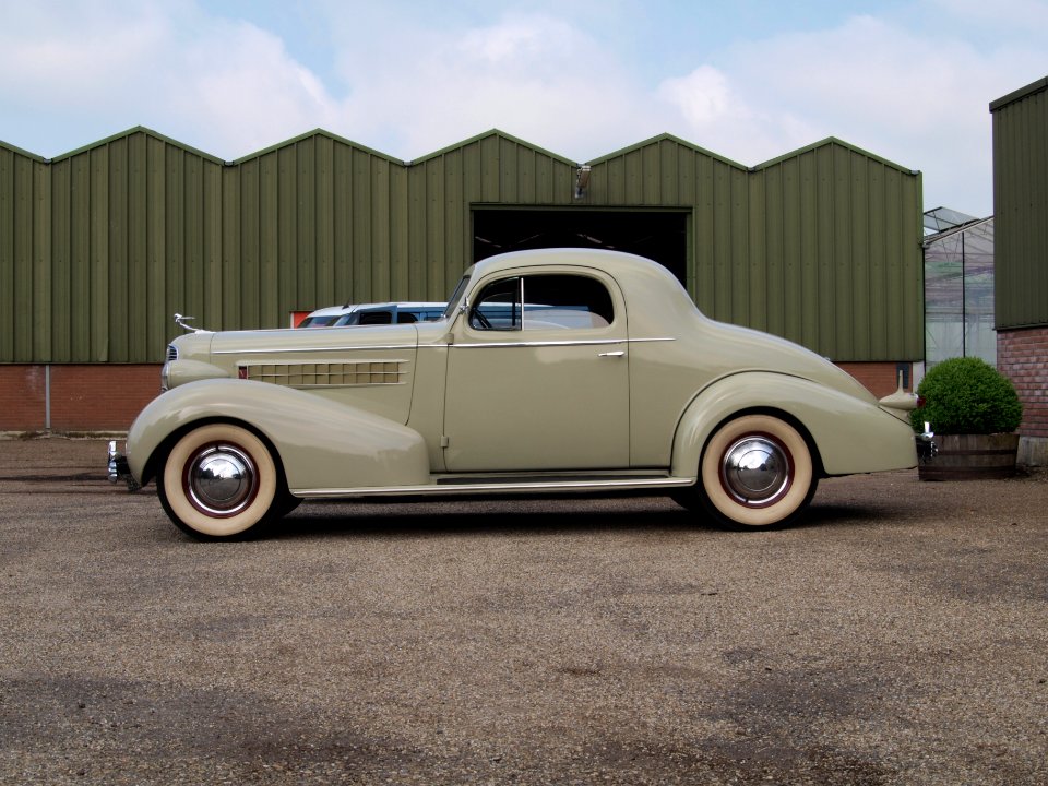 Cadillac V8(1936), Dutch license registration AH-75-44 pic2