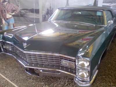 Cadillac De Ville photo
