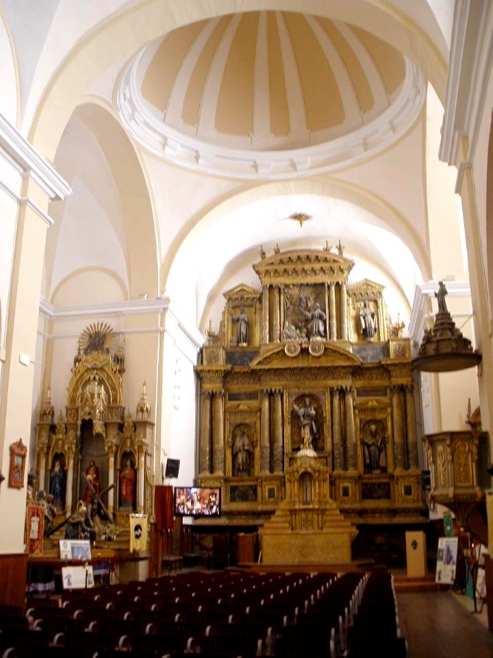 Calahorra - Iglesia Conventual de San Francisco, interior 12