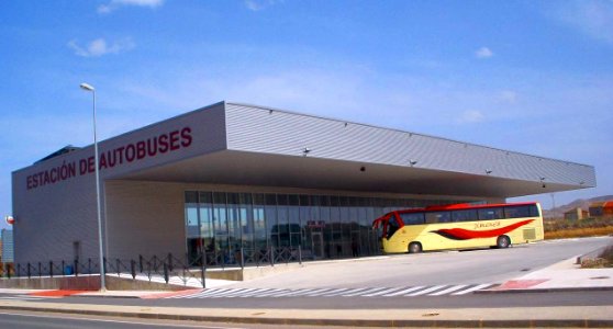 Calamocha - Estación de autobuses (típica obra pública desmesurada en la España de los años del despilfarro)