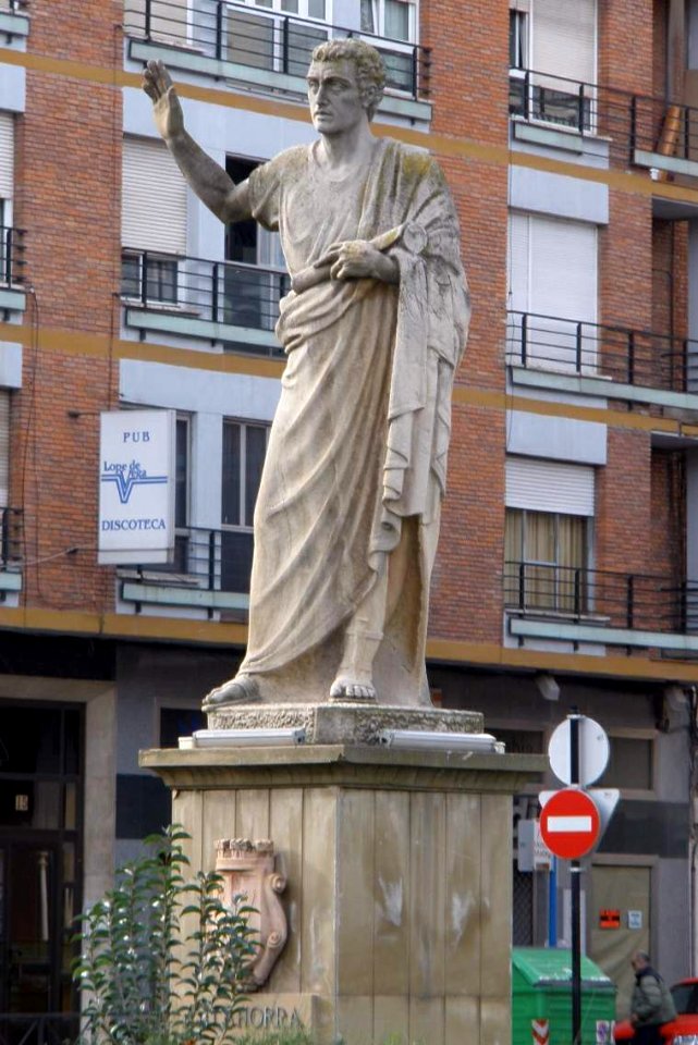 Calahorra - Monumento a Quintiliano