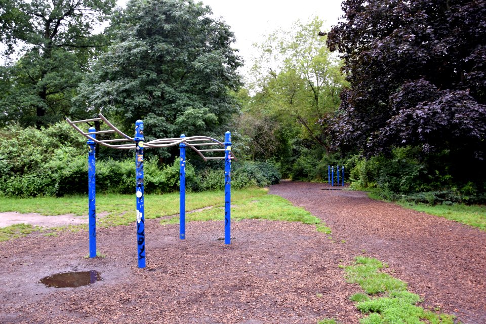 Calisthenics-Anlage Volkspark Friedrichshain 3v4