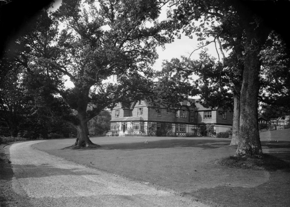 Caerwnon House, Cwmbach, Builth Wells (1294575)