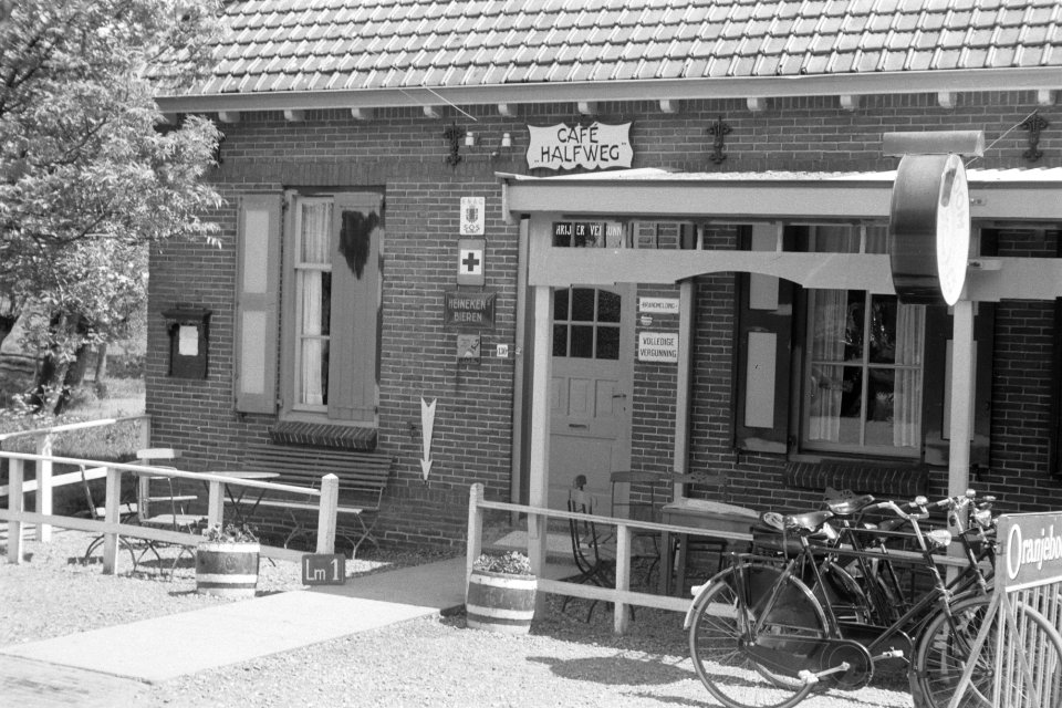 Café Halfweg Lakerveld 130 Lexmond (ruilverkaveling Vijfheerenlanden), Bestanddeelnr 170-1244