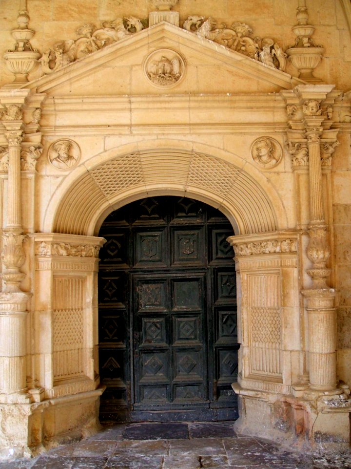 Carrión de los Condes - Monasterio de San Zoilo, iglesia 11