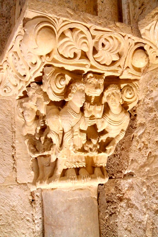 Carrión de los Condes - Monasterio de San Zoilo, iglesia 02b