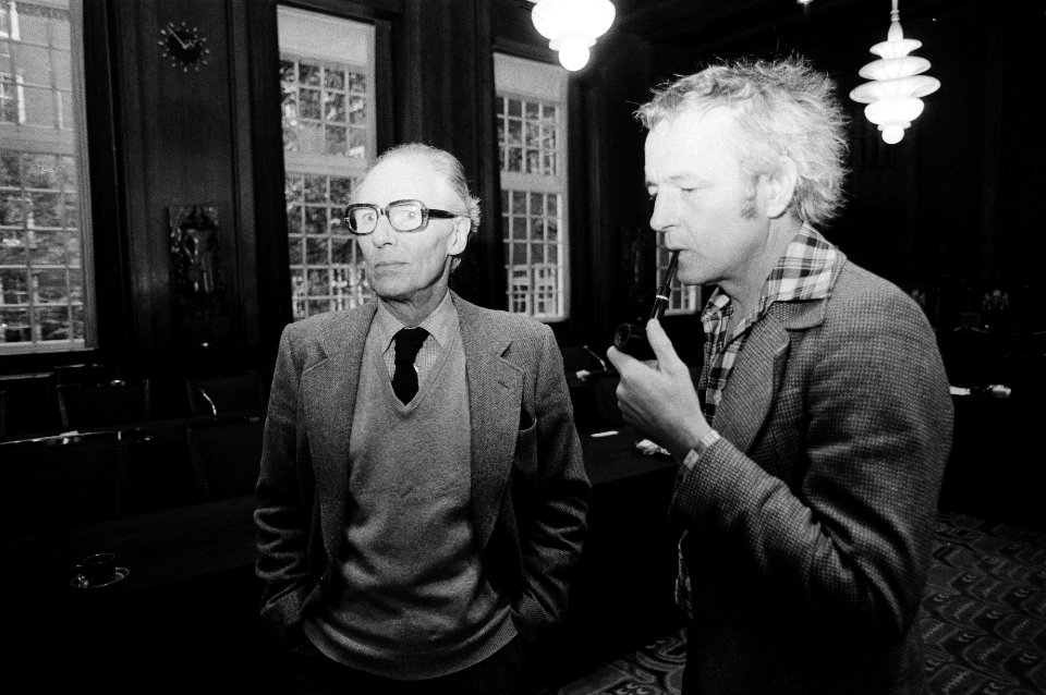 Carré directeur Guus Oster (l) en wethouder Sinnige, Bestanddeelnr 930-5422