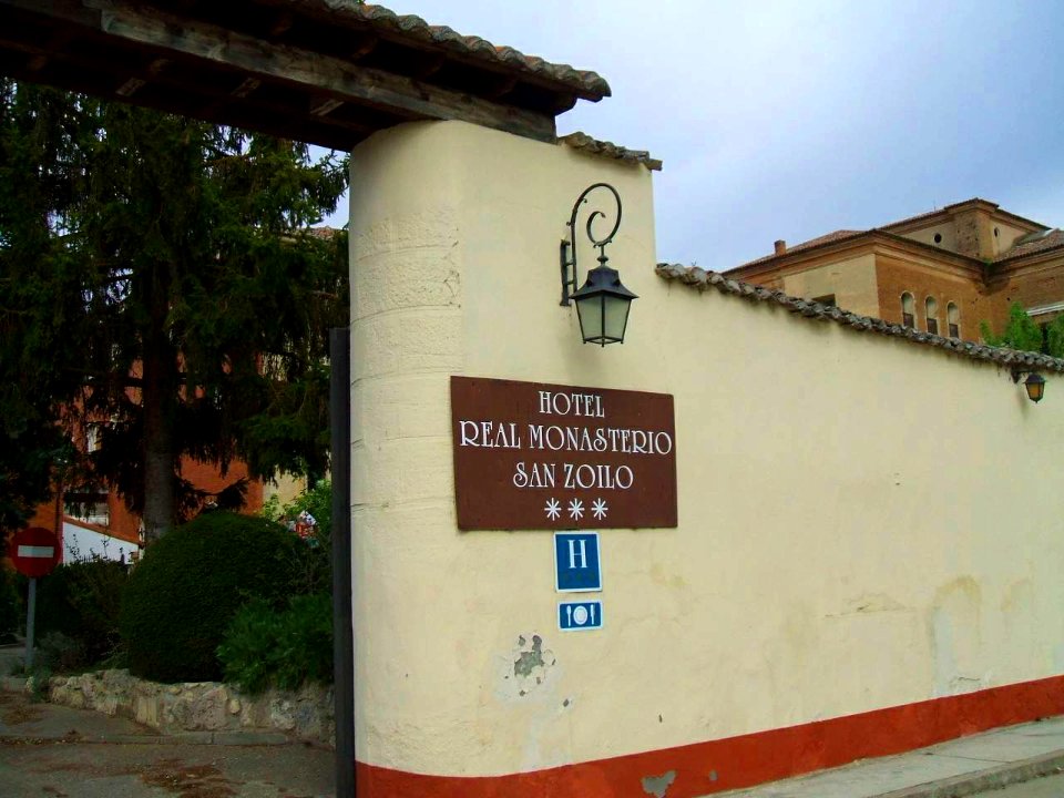 Carrión de los Condes - Hotel Real Monasterio San Zoilo 1