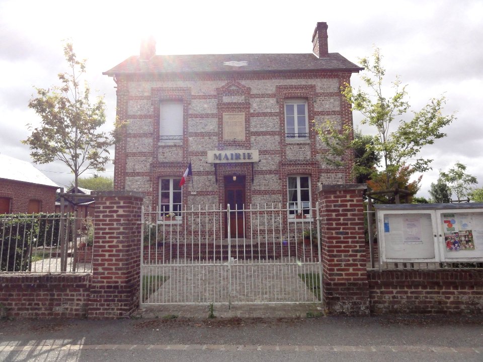 Carville-Pot-de-Fer (Seine-Mar.) mairie et salle communale (02)