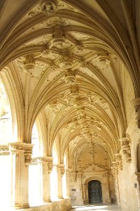 Carrión de los Condes - Monasterio de San Zoilo, claustro 06