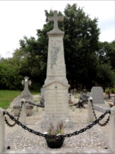 Carville-Pot-de-Fer (Seine-Mar.) monument aux morts