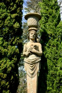 Caryatid in the Garden of the Caryatids - Villa Farnese - Caprarola, Italy - DSC02311