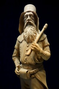 Carving by Ernst Dagobert Kaltofen (1841-1922), Dresden, c. 1910 - Museum für Sächsische Volkskunst - DSC08298