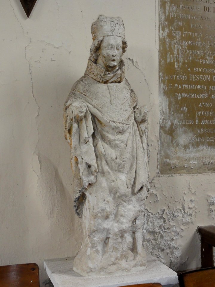 Carville-Pot-de-Fer (Seine-Mar.) église, statue 05 (abimée) un saint