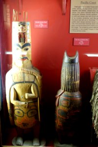 Carvings of chief and man, Haida, c. 1890, wood, paint, abalone shell - Fairbanks Museum and Planetarium - DSC04324