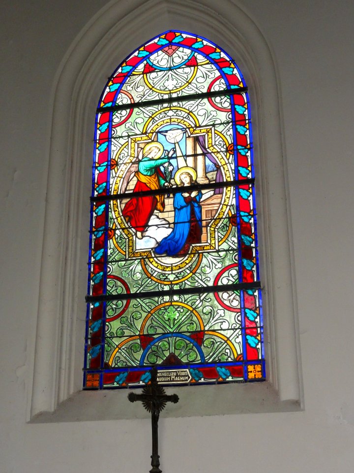 Carville-Pot-de-Fer (Seine-Mar.) église, vitrail