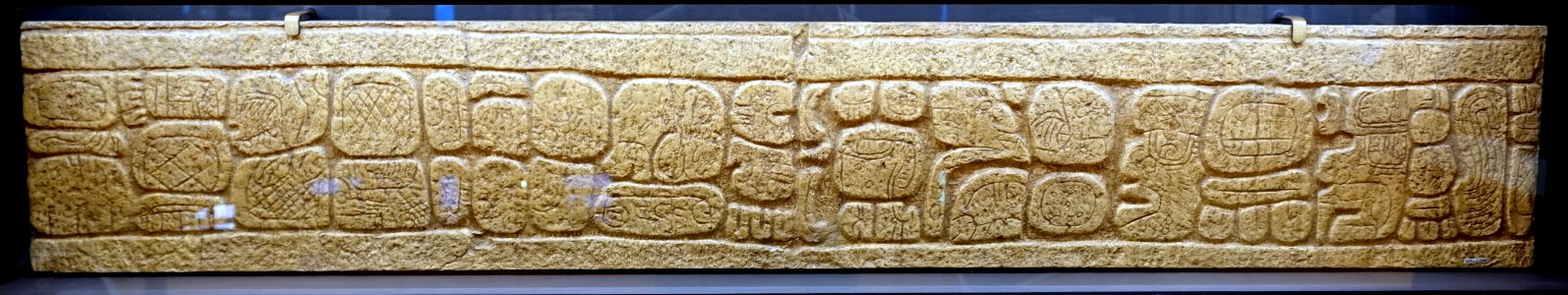 Casa Colorada glyphs, Maya, Chichen Itza, Yucatan, Mexico, plaster cast - Meso-American collection - Peabody Museum, Harvard University - DSC06080