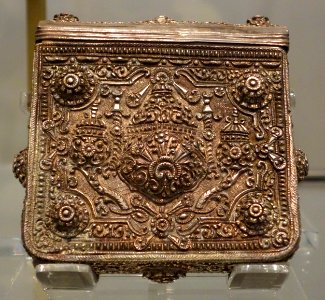 Cartridge box, Turkey, Ottoman dynasty, late 19th century, silver - Royal Ontario Museum - DSC04586