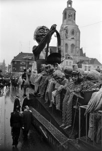 Carnaval optocht in Bergen op Zoom . Carnavalswagen, Bestanddeelnr 923-2328