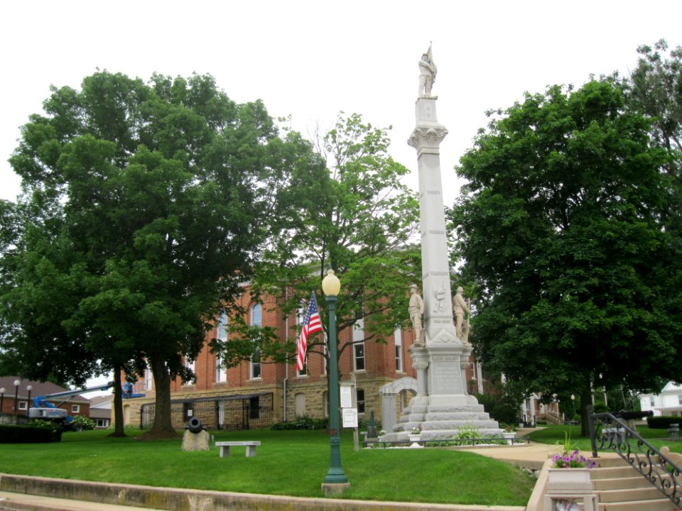 Carroll County Courthouse and Civil War monument