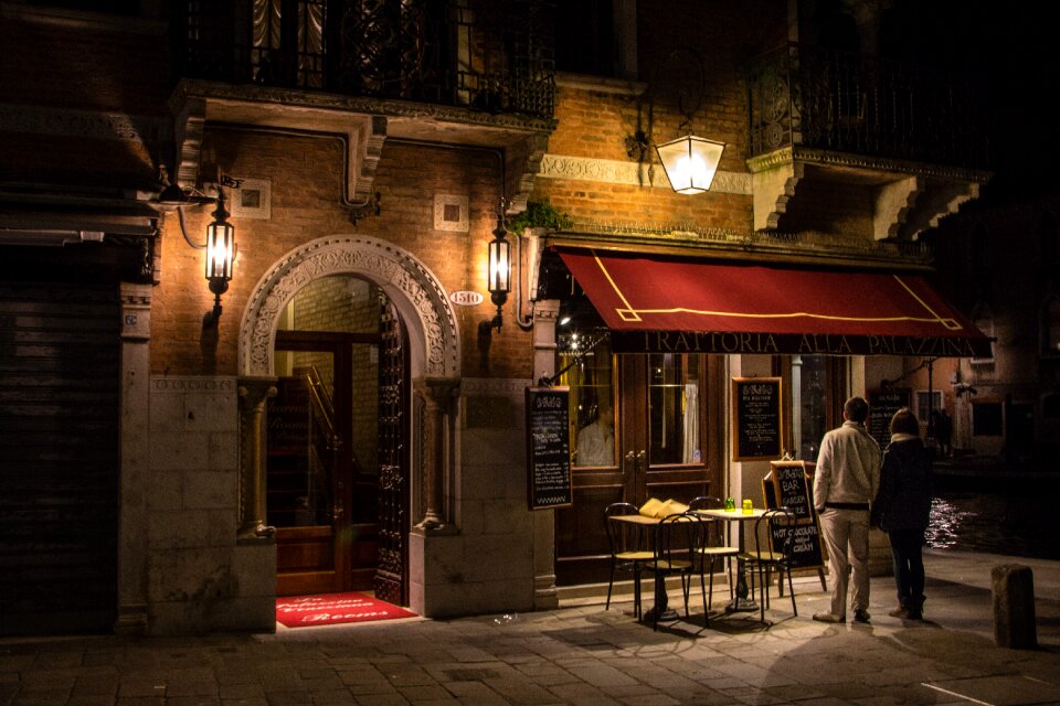 Lights trattoria europe