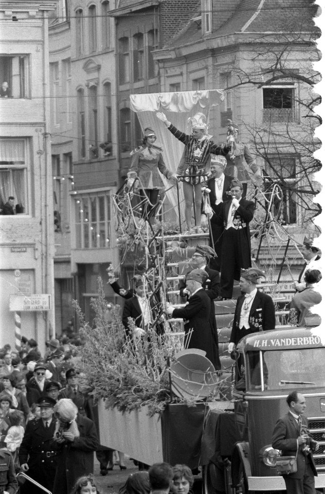 Carnavalsoptocht in Maastricht ook de televisie was aanwezig, Bestanddeelnr 911-0559
