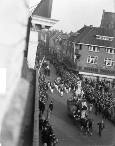 Carnaval in Bergen op Zoom. Optocht, Bestanddeelnr 903-8330
