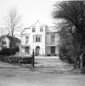 Carlisten in Hilversums pension aan de Boomberglaan 21 , het pand (exterieur), Bestanddeelnr 916-2904