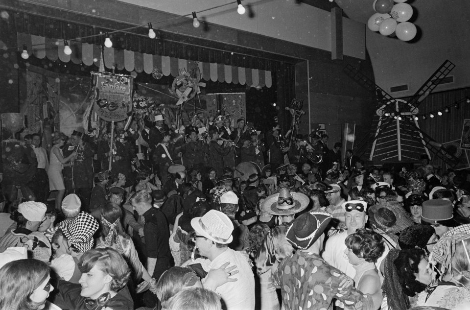 Carnaval in Amsterdam in Krasnapolski, Bestanddeelnr 918-8059