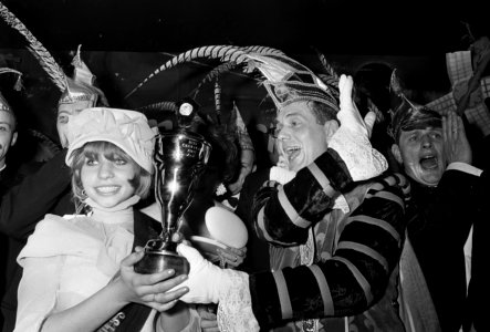 Carnaval in Amsterdam in Krasnapolski, Miss Carnaval en prins Carnaval tijdens h, Bestanddeelnr 918-8058