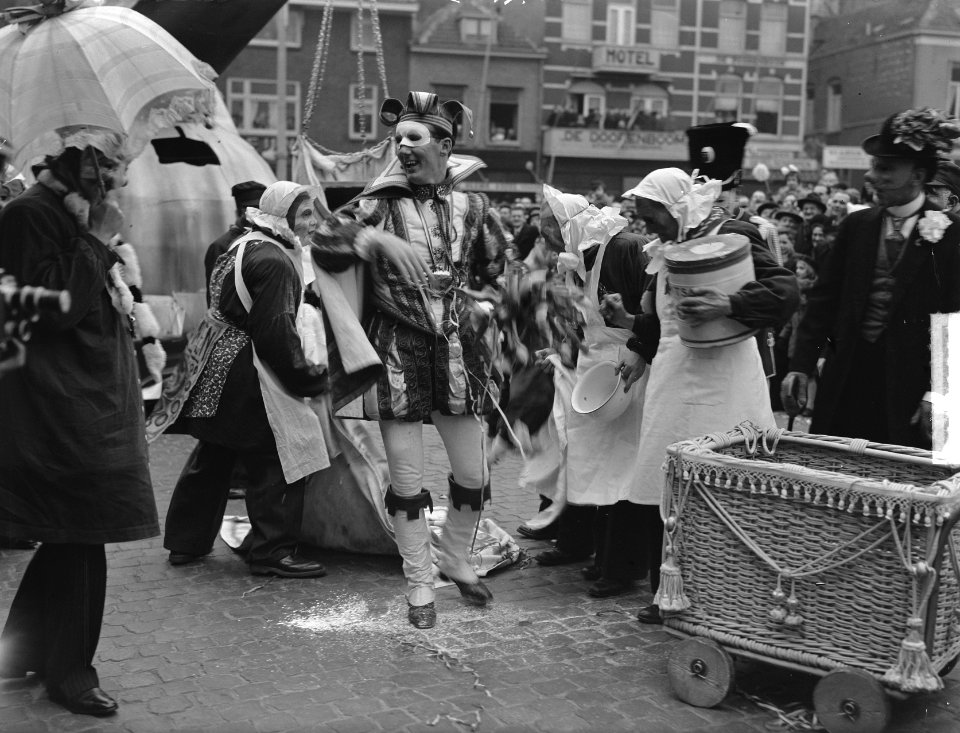 Carnaval in Bergen op Zoom aankomst Prins Carnaval, Bestanddeelnr 904-4229