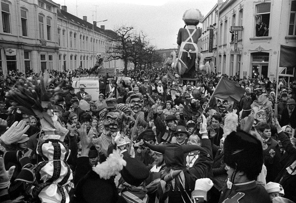Carnaval optocht in Bergen op Zoom, Bestanddeelnr 923-2331