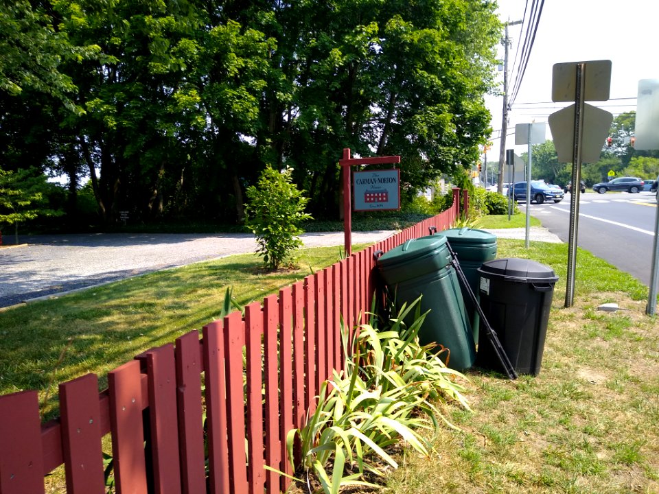 Carman-Norton House fence and sign