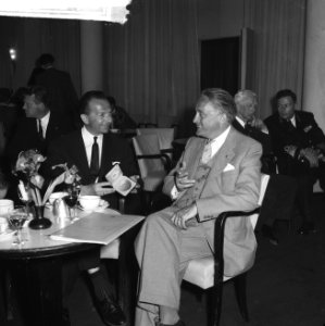 Carnegieheldenfonds 50 jaar Mr Klaasesz en minister Gilson, Bestanddeelnr 912-6570