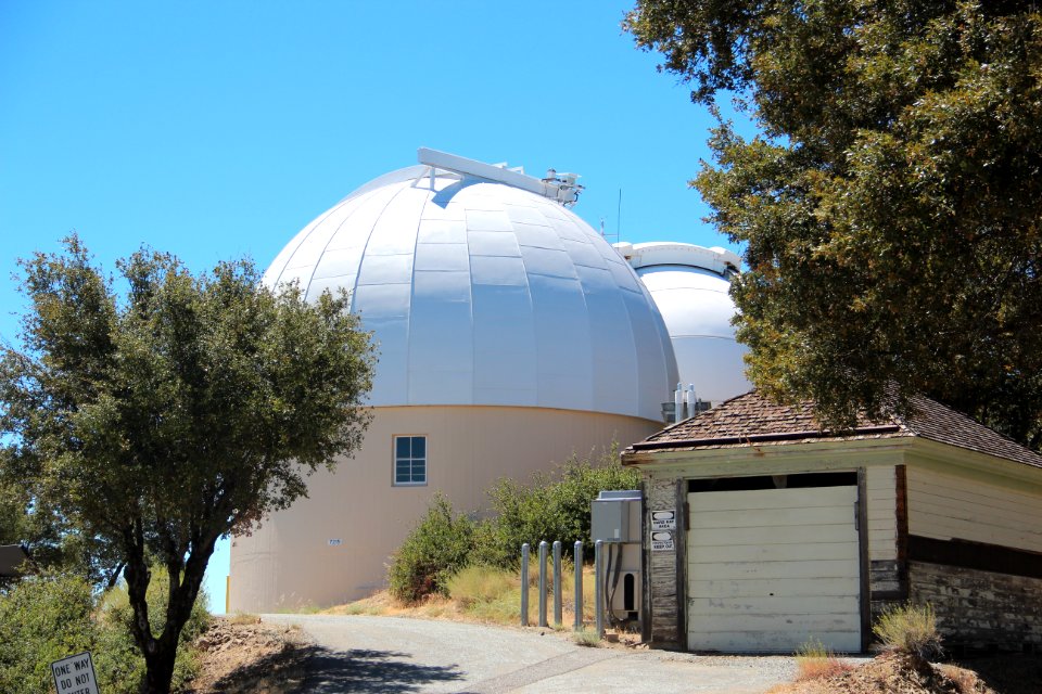 Carnegie telescope and Automated Planet Finder domes, Aug 2019