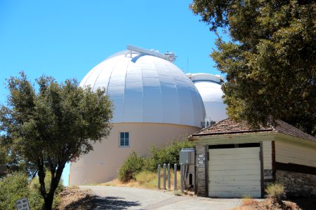 Carnegie telescope and Automated Planet Finder domes, Aug 2019
