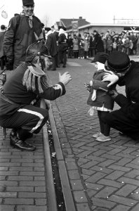 Carnaval in Bergen op Zoom . Aankomst prins. Prins op prinsenwagen op markt, Bestanddeelnr 913-5923